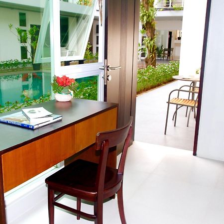 Ampera Avenue Residence Giacarta Esterno foto