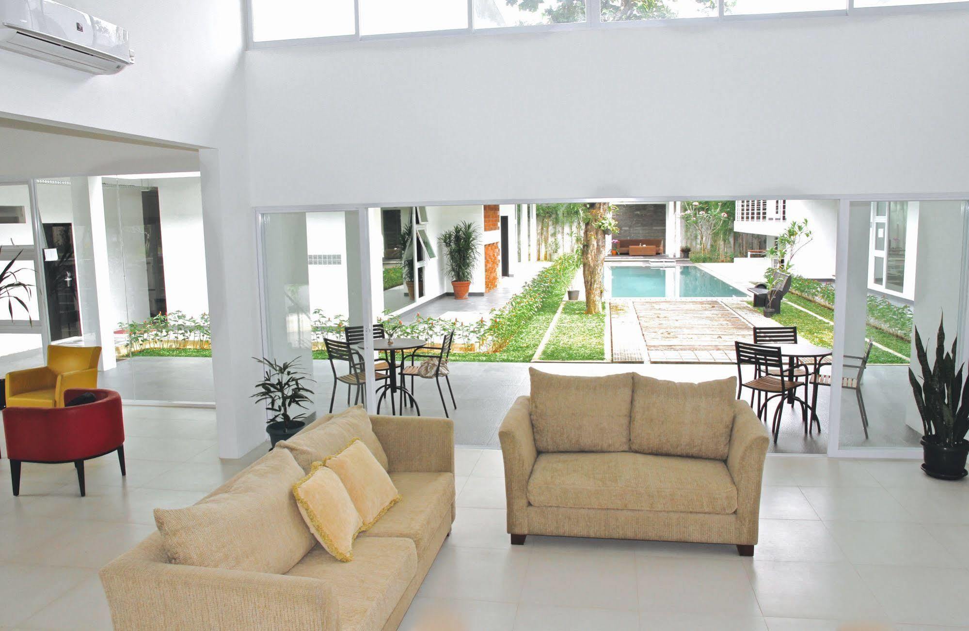 Ampera Avenue Residence Giacarta Esterno foto