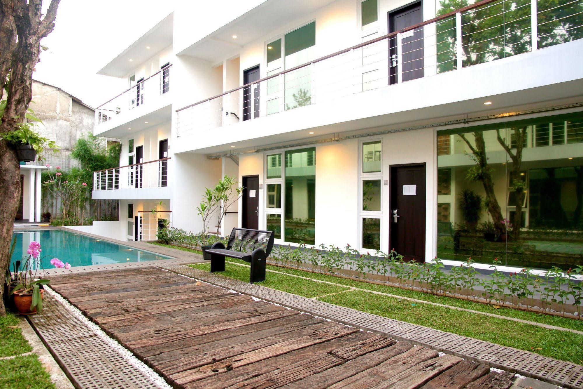 Ampera Avenue Residence Giacarta Esterno foto