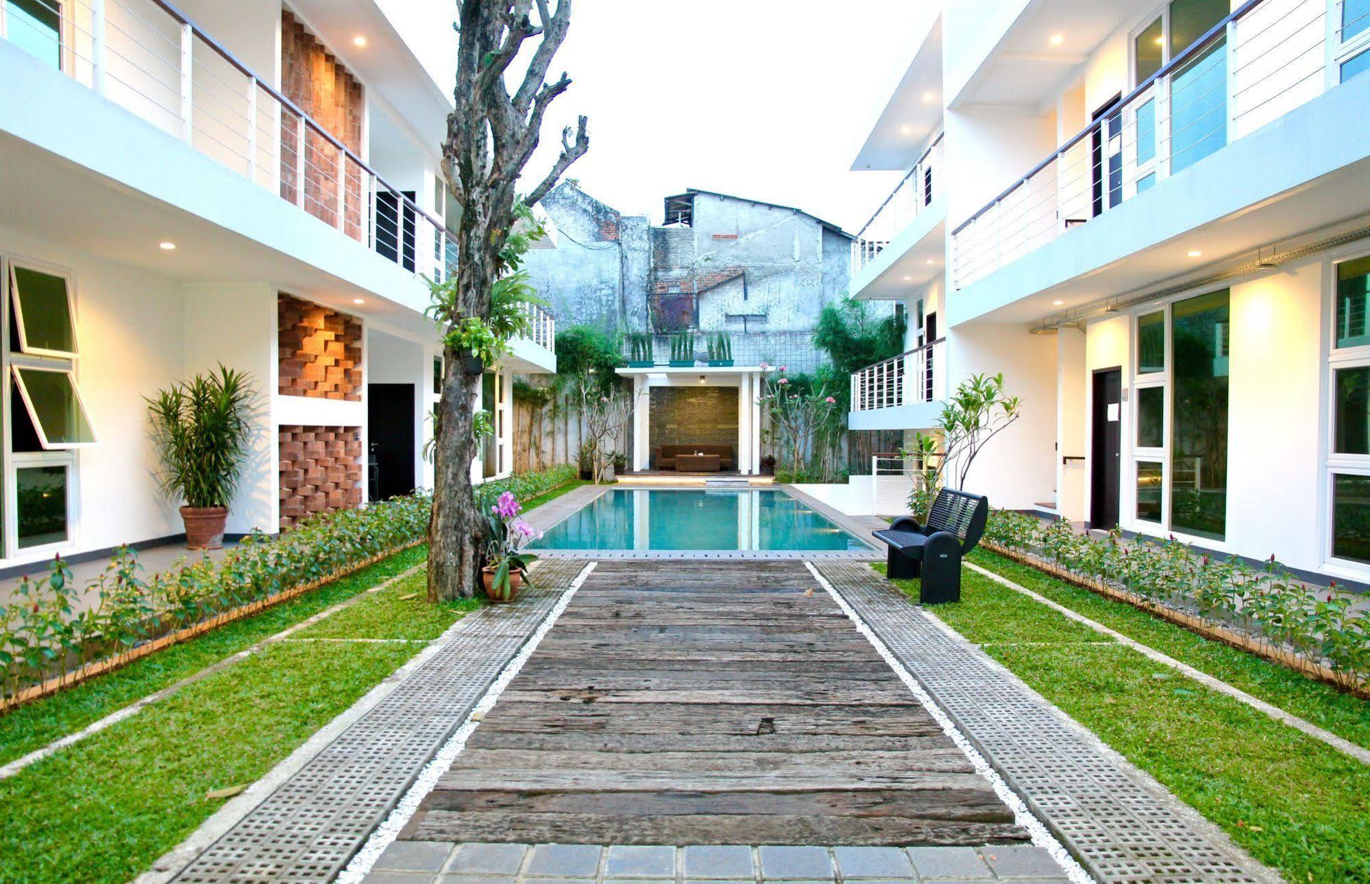Ampera Avenue Residence Giacarta Esterno foto